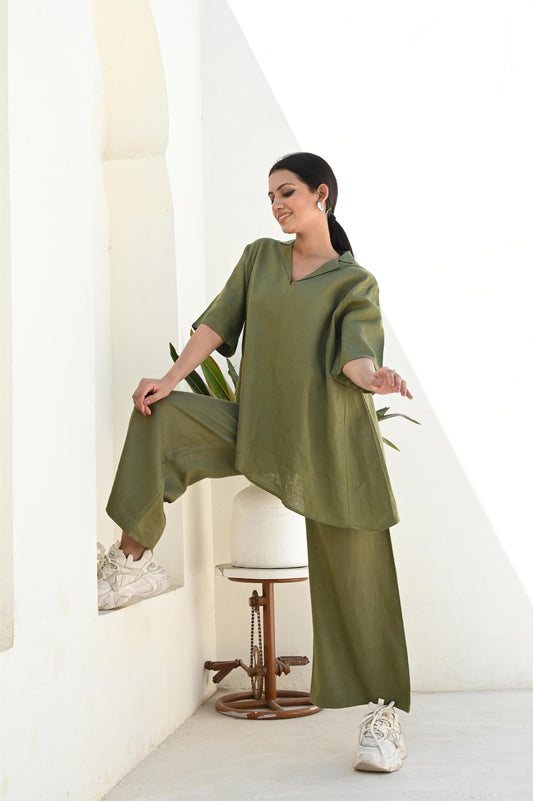 Moss Curve V-Cut Neckline Tunic with Elbow Length Sleeves
