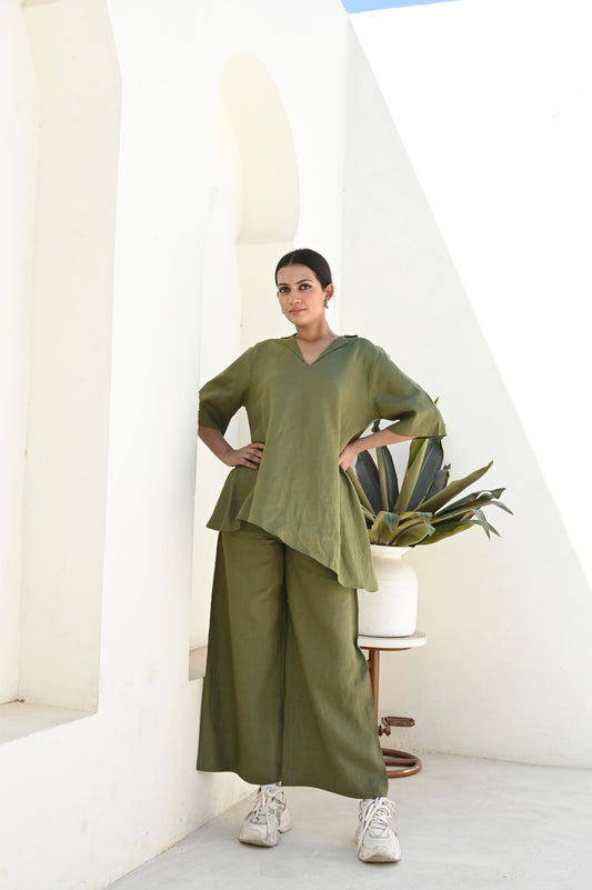 Moss Curve V-Cut Neckline Tunic with Elbow Length Sleeves
